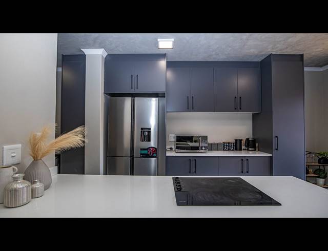 3 BEDROOM APARTMENT FOR SALE IN SINOVILLE